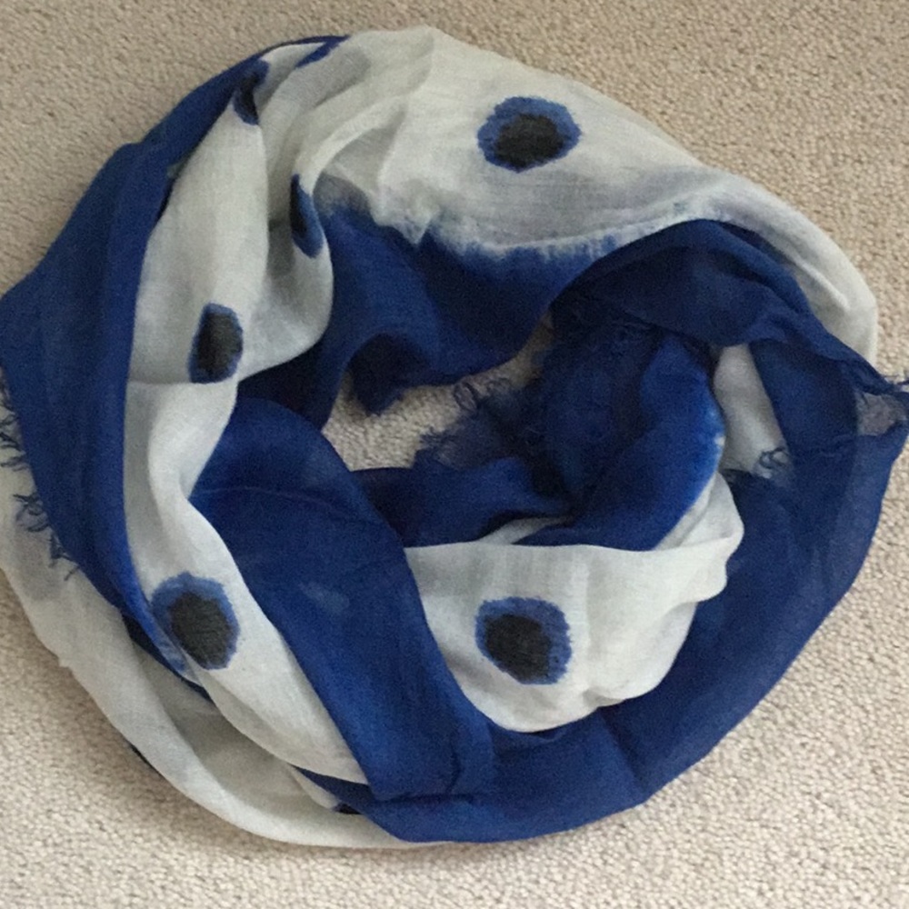 American Eagle Infinity scarf